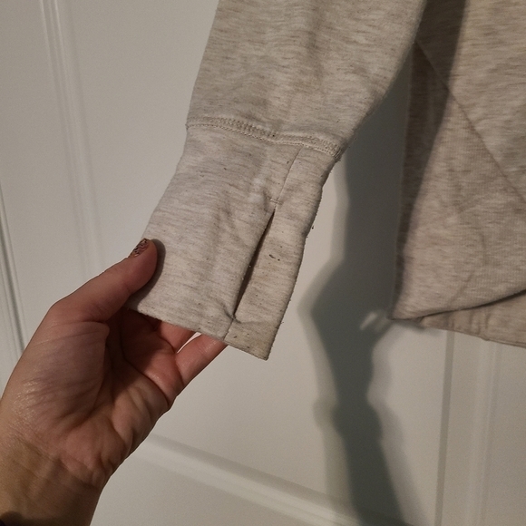 YOGALICIOUS Women's Heathered Cream Hoodie, size small - Picture 3 of 8